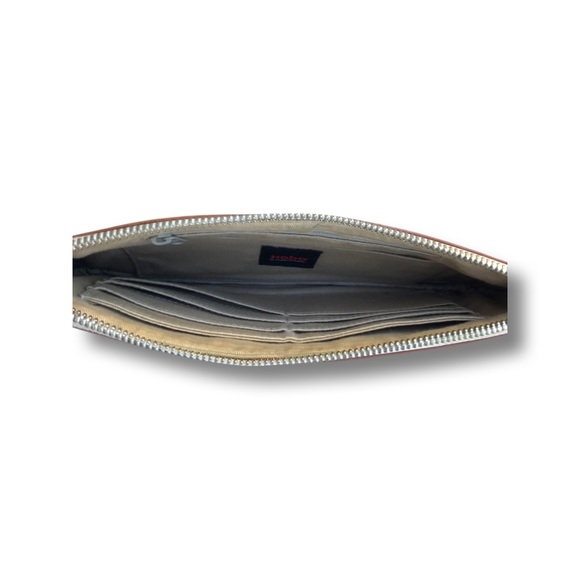 Cream HOBO clutch purse - Picture 2 of 3